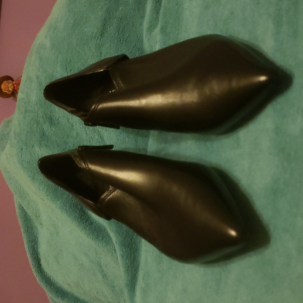 Donald J Pliner BALOU Black Leather Ankle Heels Size 8M